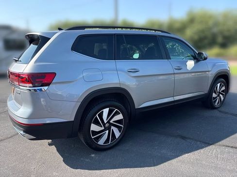 Used 2025 Volkswagen Atlas SE AWD/4WD image 5