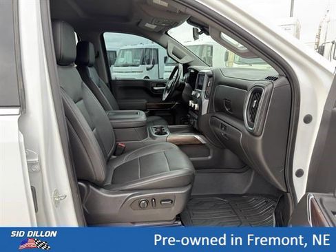 Used 2021 GMC Sierra 1500 SLT w/ SLT Premium Plus Package AWD/4WD image 17