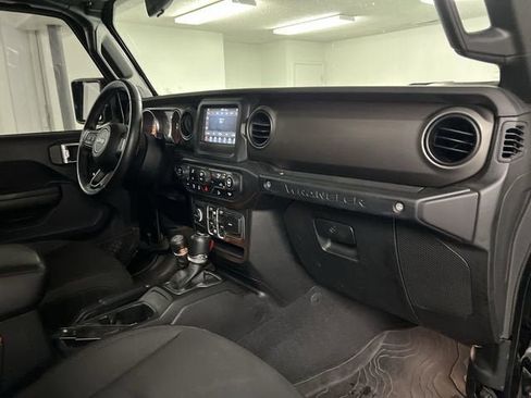 Used 2018 Jeep Wrangler Unlimited Sport AWD/4WD image 28