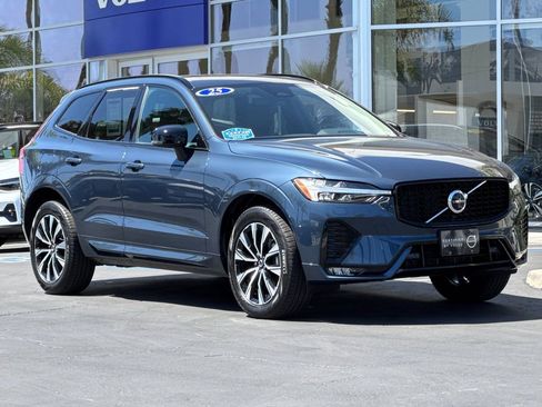 Certified 2025 Volvo XC60 B5 Core image 7