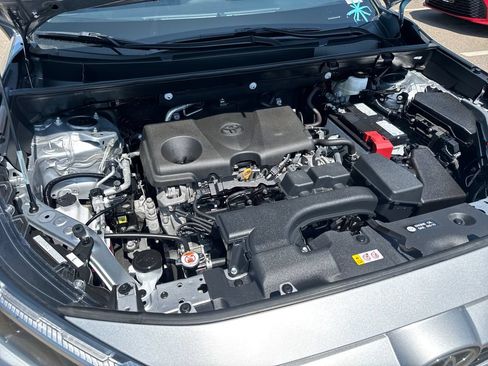 Used 2025 Toyota RAV4 XLE AWD/4WD image 46