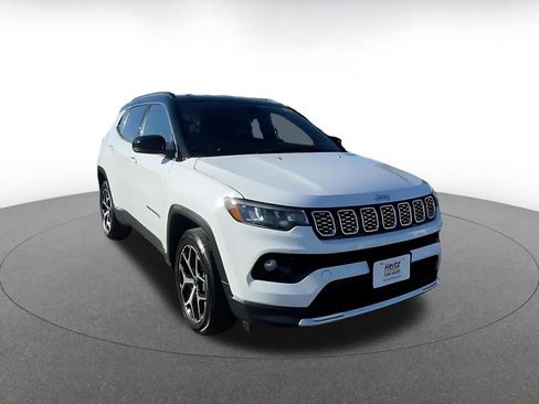 Used 2025 Jeep Compass Limited image 3