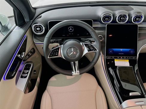 New 2026 Mercedes-Benz GLC 300 4MATIC image 21