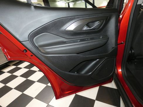 Used 2024 GMC Terrain SLE image 24