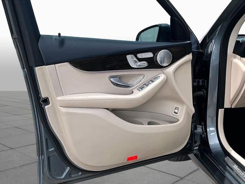 Used 2020 Mercedes-Benz GLC 300 image 22
