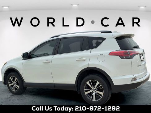 Used 2018 Toyota RAV4 XLE w/ Plus Extra Value Package FWD image 10