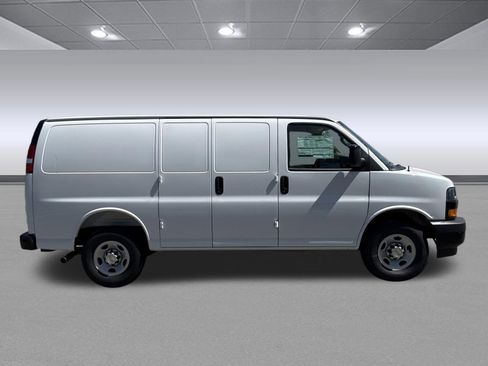 New 2026 Chevrolet Express 2500 w/ Driver Convenience Package RWD image 8