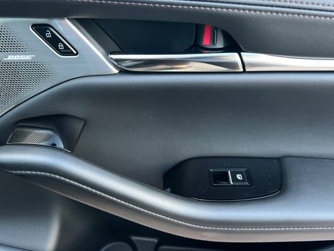 New 2025 MAZDA MAZDA3 Hatchback w/Premium Plus Pkg image 18