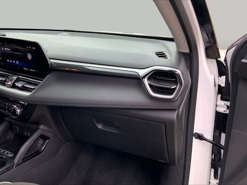 Used 2025 Chevrolet TrailBlazer LT AWD/4WD image 18