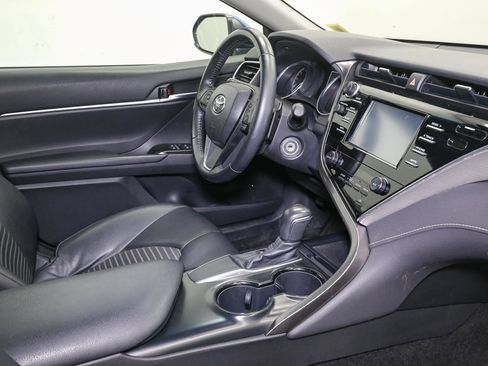 Used 2018 Toyota Camry SE image 20