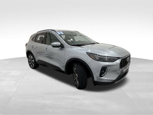 Used 2023 Ford Escape Platinum image 7