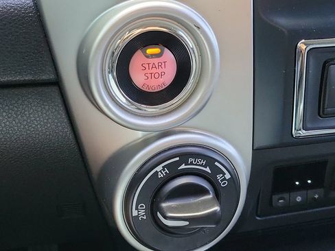 Used 2017 Nissan Titan PRO-4X w/ Pro-4x Convenience Package AWD/4WD image 35