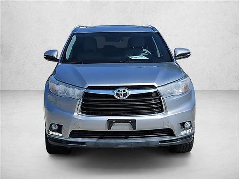 Used 2015 Toyota Highlander Limited FWD image 2