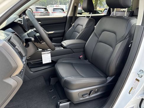 New 2026 Nissan Pathfinder SL FWD image 15