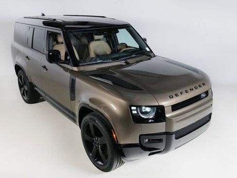 New 2026 Land Rover Defender 130 X-Dynamic SE image 28