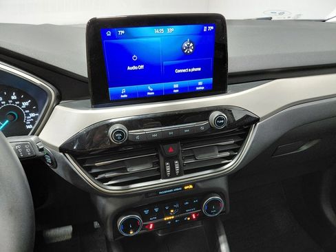 Certified 2022 Ford Escape SE w/ SE Sport Appearance Package image 28