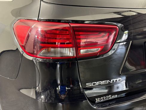 Used 2019 Kia Sorento FWD image 35