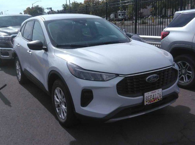 Used 2025 Ford Escape Active AWD/4WD image 2