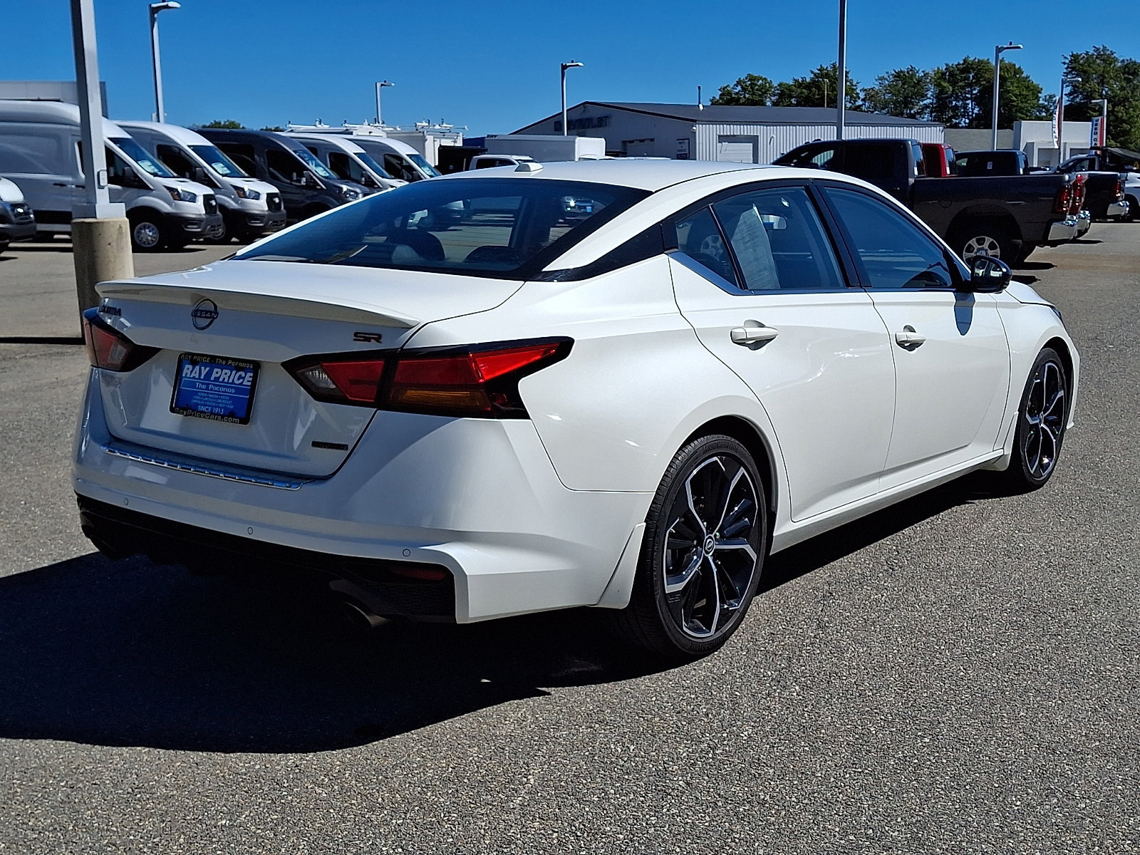 Used 2023 Nissan Altima 2.0 SR FWD image 6