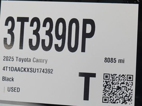 Used 2025 Toyota Camry SE image 28