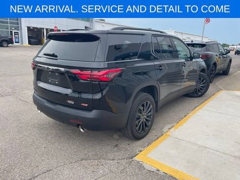 Used 2023 Chevrolet Traverse RS FWD image 5