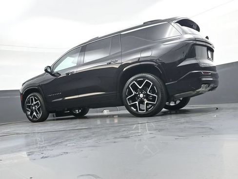 Used 2026 Chevrolet Traverse High Country w/ LPO, Floor Liner Package AWD/4WD image 35