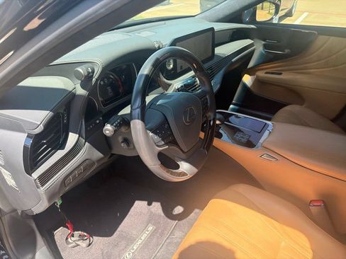 Used 2023 Lexus LS 500 w/ Interior Upgrade Package RWD image 31