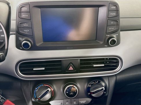 Used 2018 Hyundai Kona SE FWD image 18