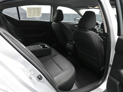 Used 2024 Nissan Altima 2.5 SV image 23