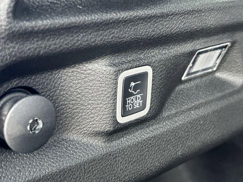 New 2025 Jeep Grand Cherokee L Laredo w/ Luxury Tech Group I image 19