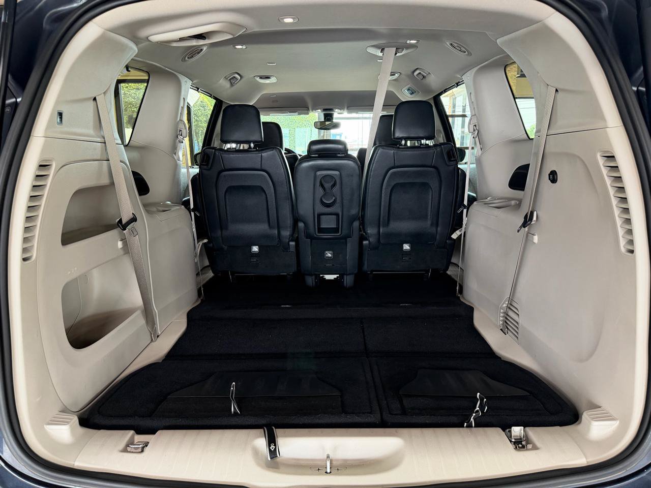 Used 2019 Chrysler Pacifica Touring-L FWD image 25