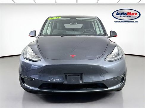 Used 2022 Tesla Model Y Long Range image 7