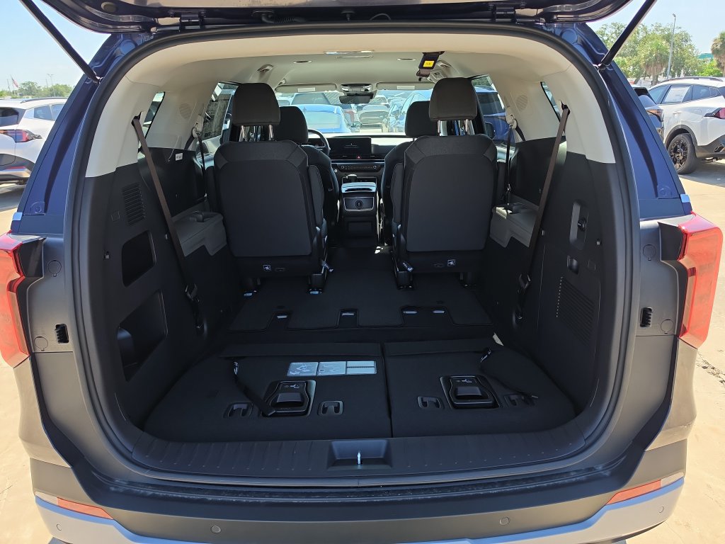 New 2027 Kia Carnival LX FWD image 10