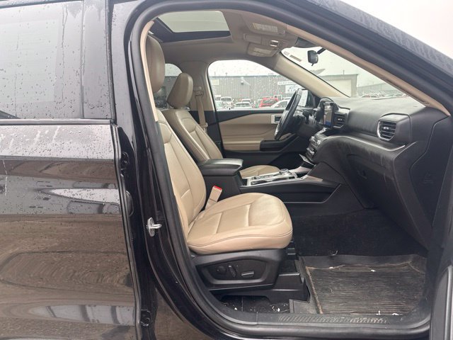 Used 2020 Ford Explorer XLT w/ Equipment Group 202A AWD/4WD image 19