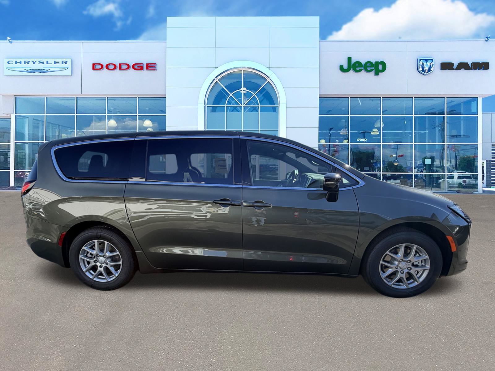New 2027 Chrysler Pacifica Select FWD image 12