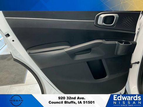 Used 2022 Kia Sorento LX FWD image 14