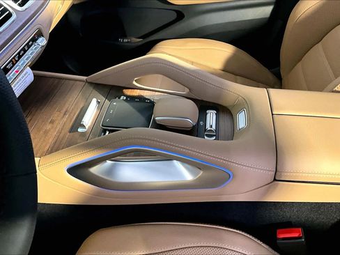 New 2026 Mercedes-Benz GLS 450 4MATIC image 10