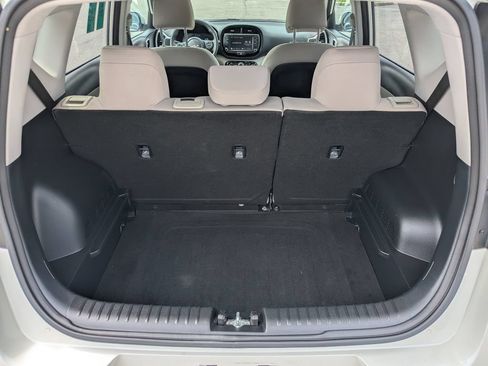 Used 2023 Kia Soul LX w/ LX Technology Package FWD image 10