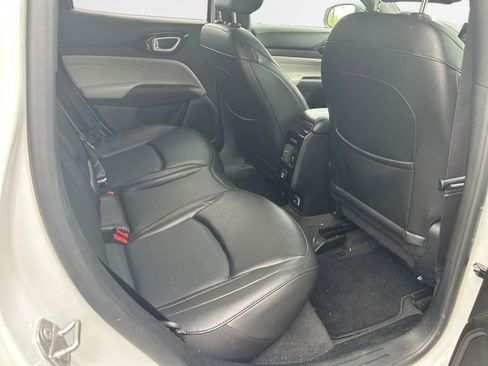 Used 2023 Jeep Compass Limited AWD/4WD image 29