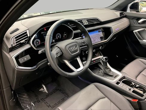 Certified 2025 Audi Q3 2.0T Premium Plus w/ Premium Plus Package AWD/4WD image 18