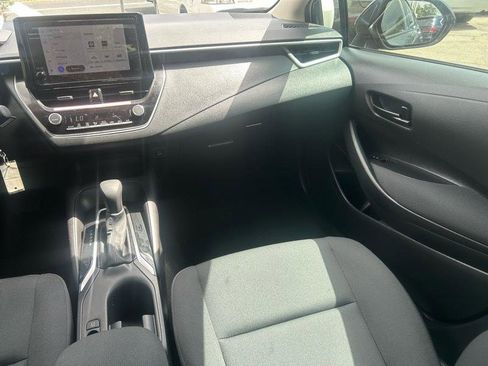 Used 2025 Toyota Corolla LE image 13