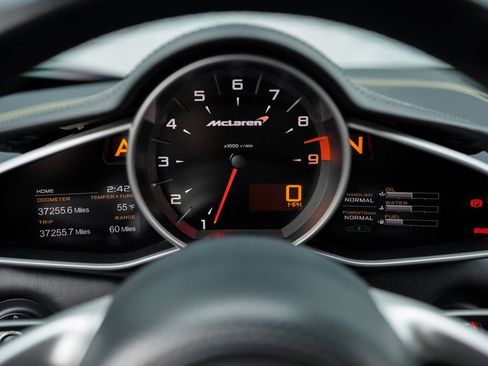 Used 2013 McLaren MP4-12C Spider image 26