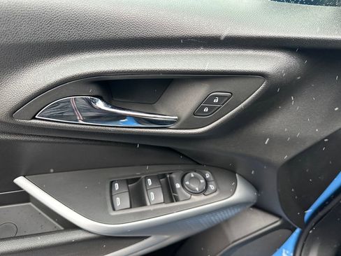 Used 2024 Chevrolet Trax RS w/ Sunroof Package image 14