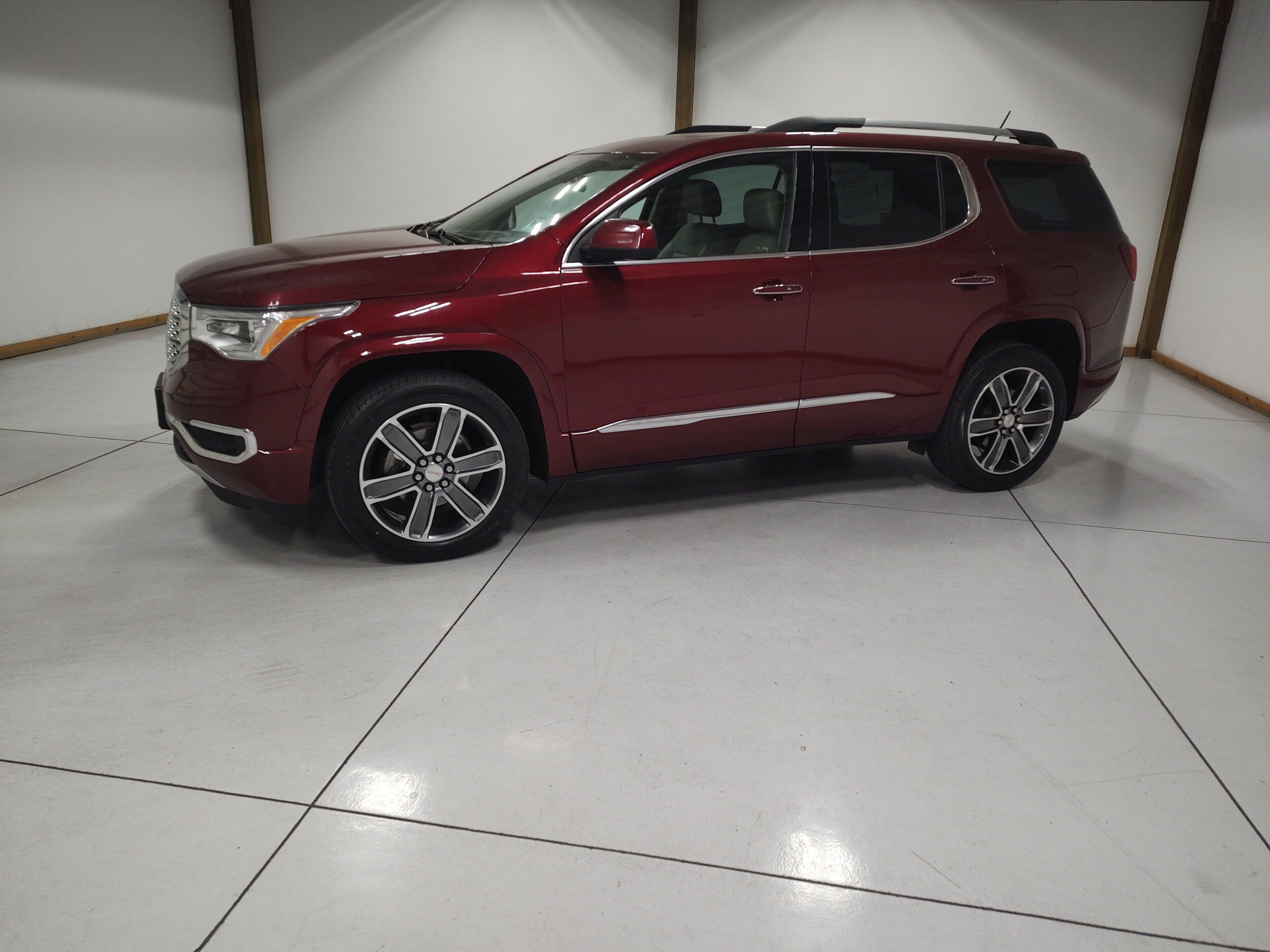 Used 2018 GMC Acadia Denali AWD/4WD image 4