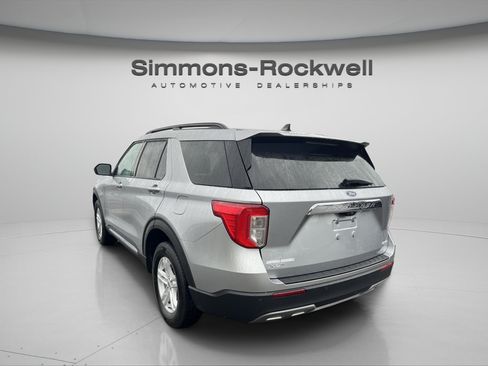 Used 2024 Ford Explorer XLT w/ Equipment Group 202A AWD/4WD image 3