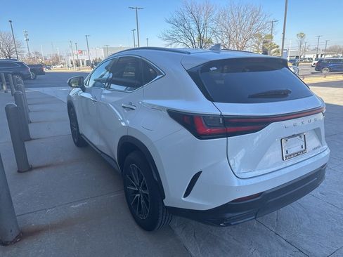 Certified 2025 Lexus NX 250 FWD w/ Towing Package (2000 Lbs) image 4