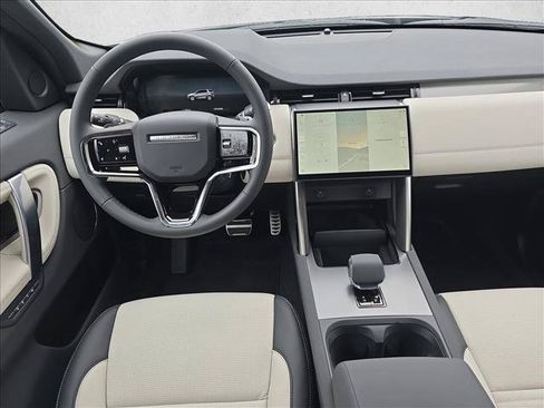 New 2026 Land Rover Discovery Sport Landmark AWD/4WD image 17