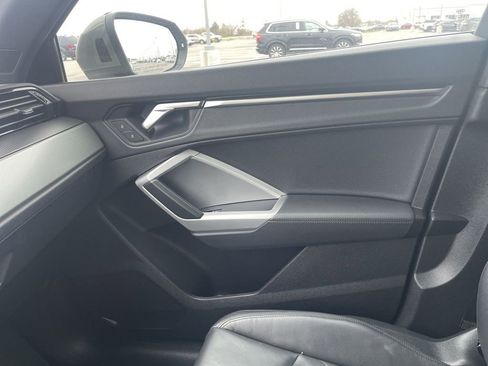 Used 2025 Audi Q3 2.0T Premium image 30