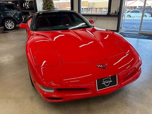 Used 2004 Chevrolet Corvette Coupe w/ Roof Package image 19