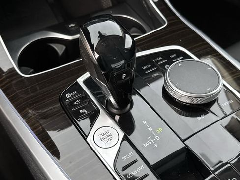 Used 2021 BMW X7 xDrive40i w/ Cold Weather Package image 28